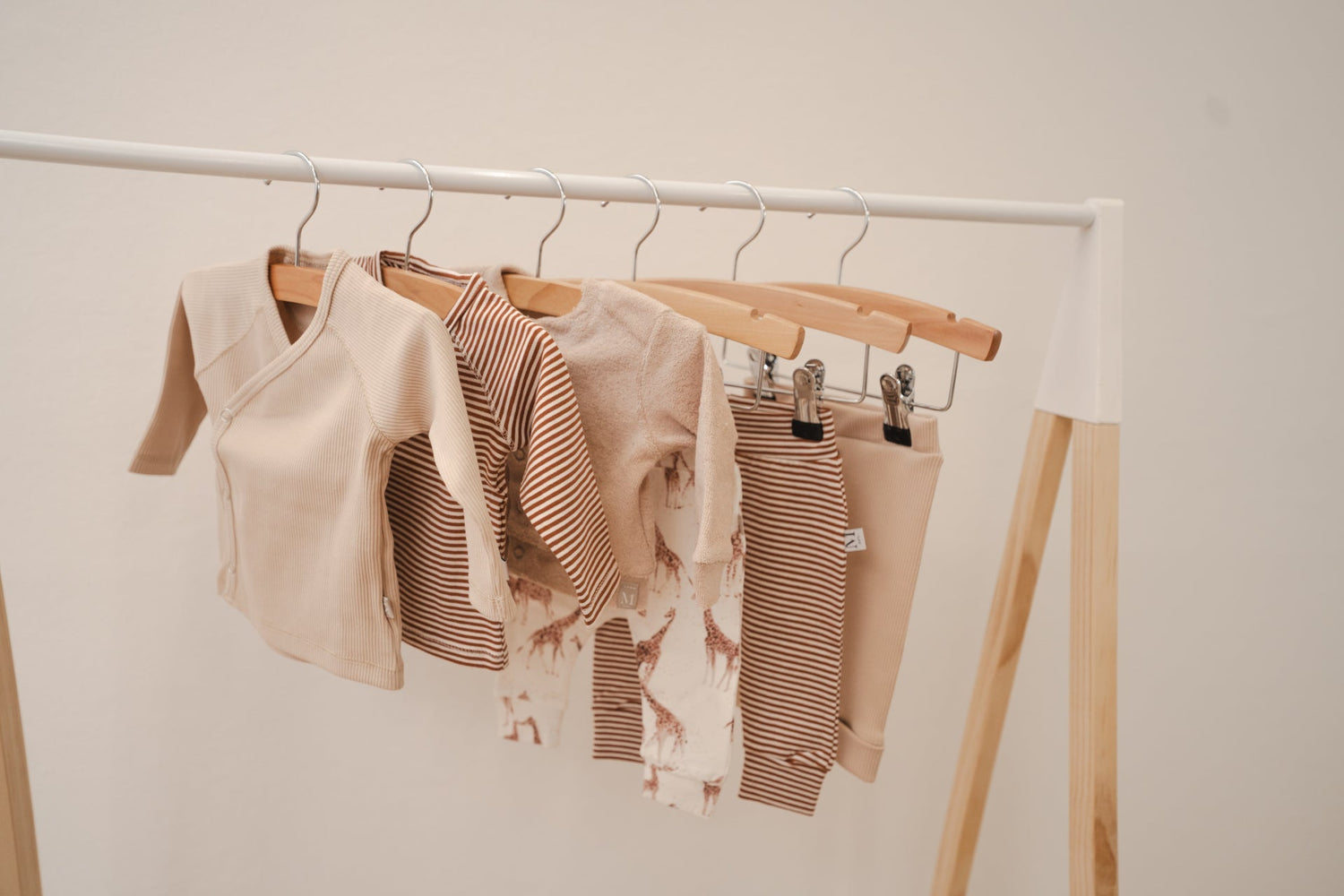 Hét perfecte geboortepakje: zo kies je een eerste outfit om nooit te vergeten