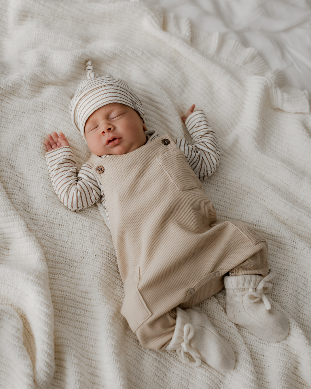 Newborn Mutsje | Taupe Stripes rib