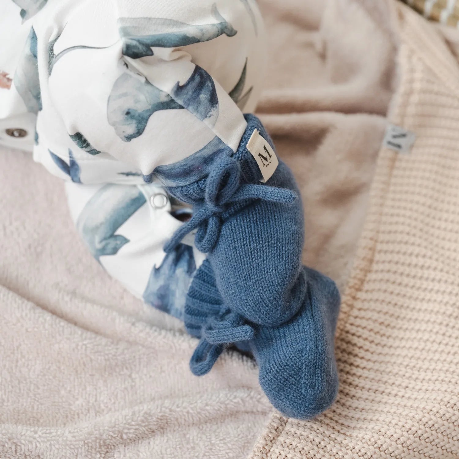 Boxpakje-sea-life-Slofjes-jeans-blauw-4_Momsandminis.jpg