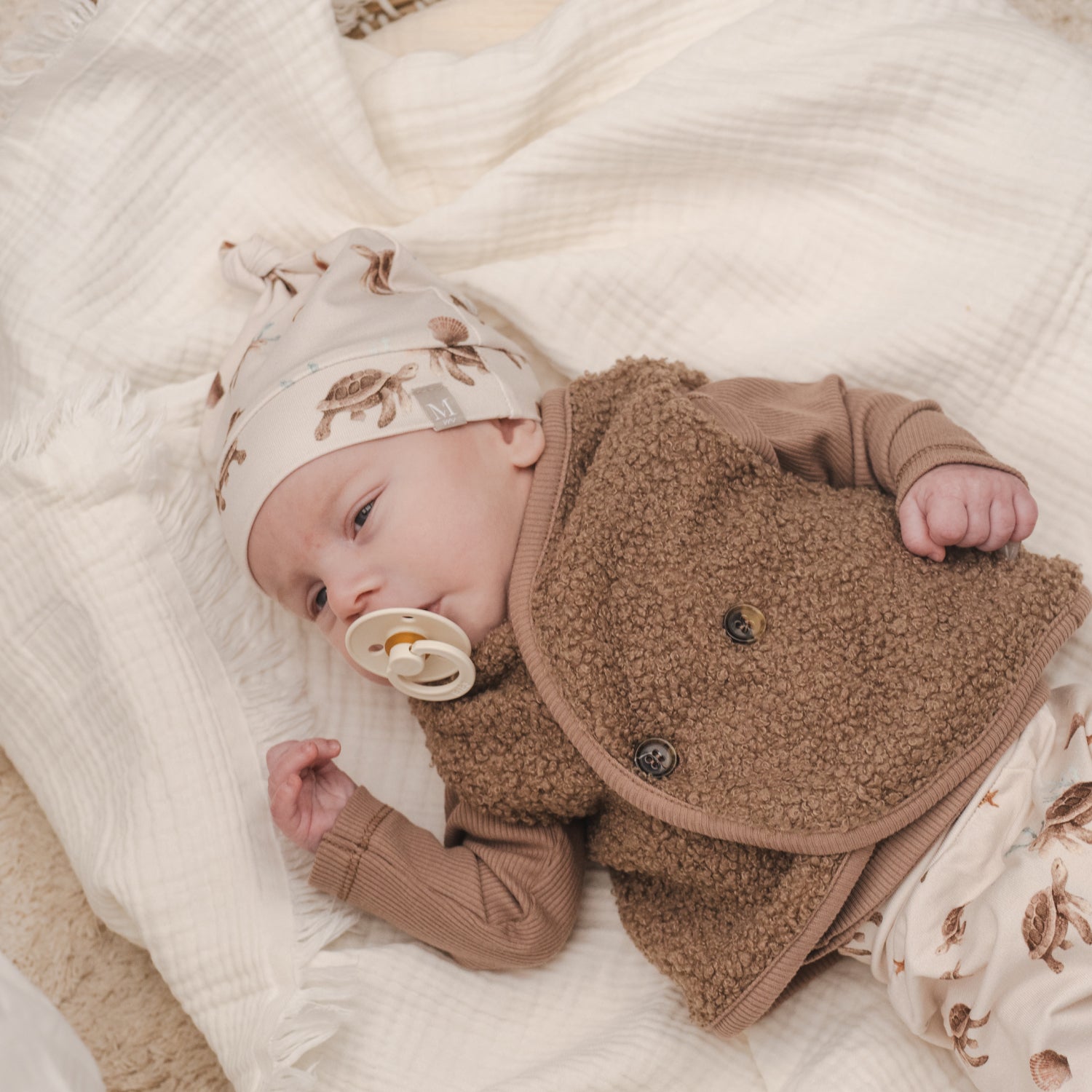 Newborn mutsje sea turtles_Momsandminis