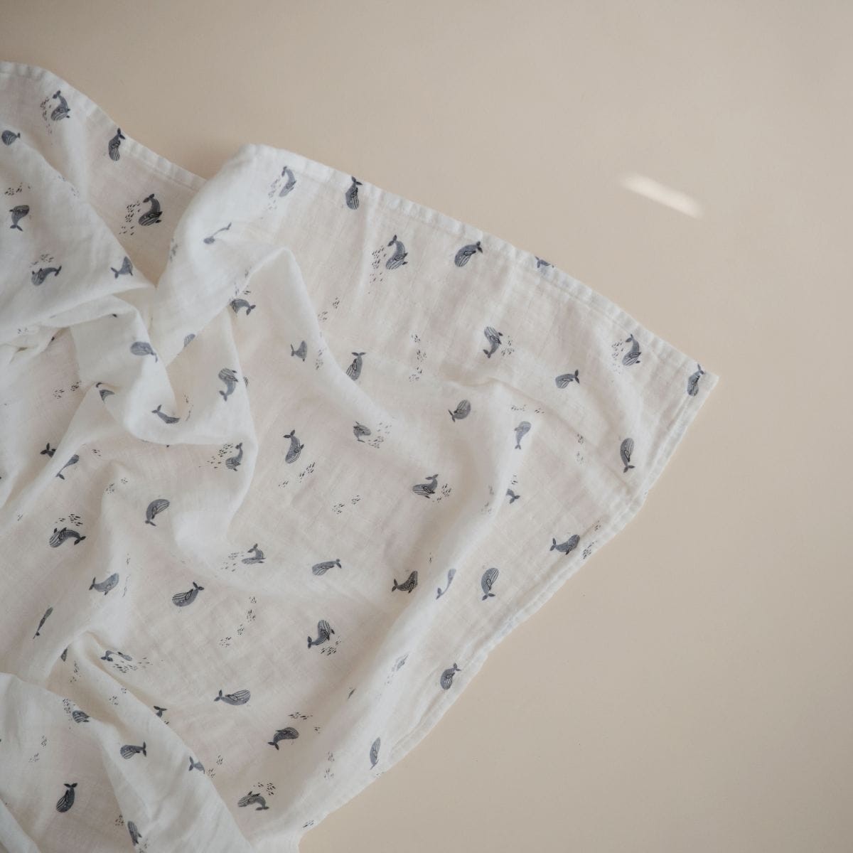 swaddle-whales 2_Momsandminis