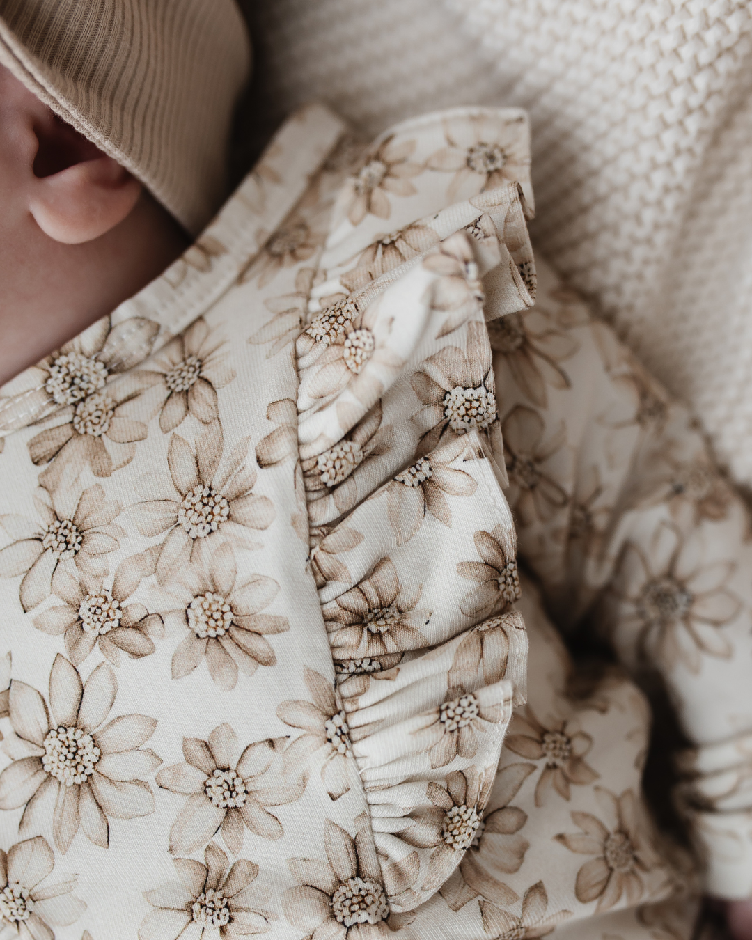 Ruffle Longsleeve | Lily&