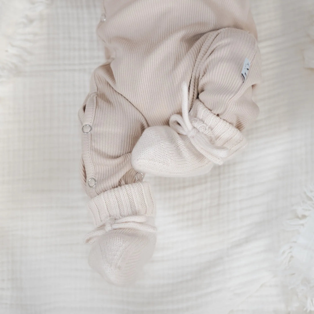 Boxpakje-rib-beige-Slofjes-off-white_Momsandminis.jpg