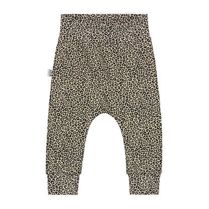 newborn-broekje-little-leopard-momsandminis