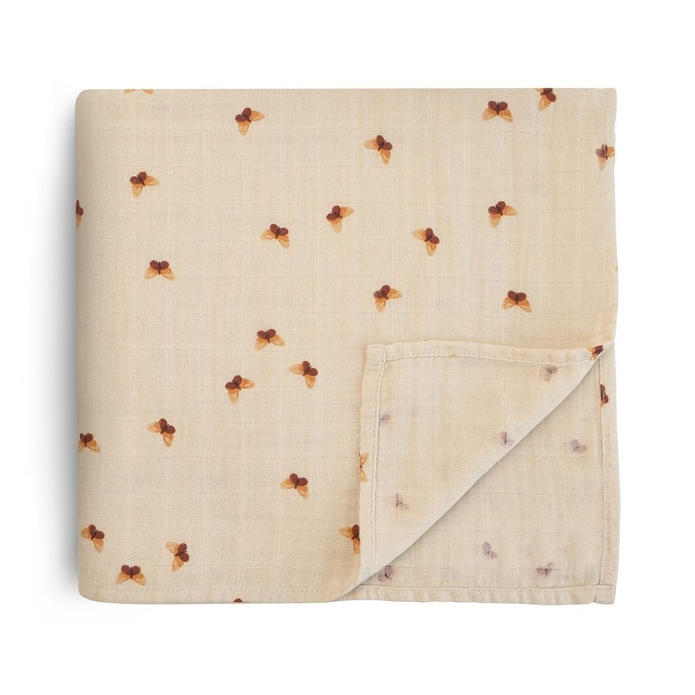 swaddle-butterflies_Momsandminis