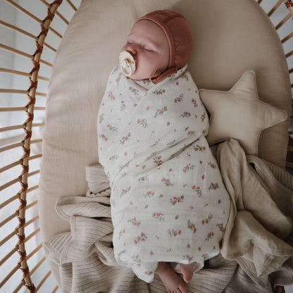 swaddle-flowers 2_Momsandminis